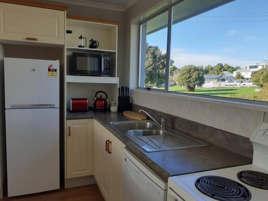 3 Bedroom Holiday Home In Prime Kaikoura Location! Экстерьер фото
